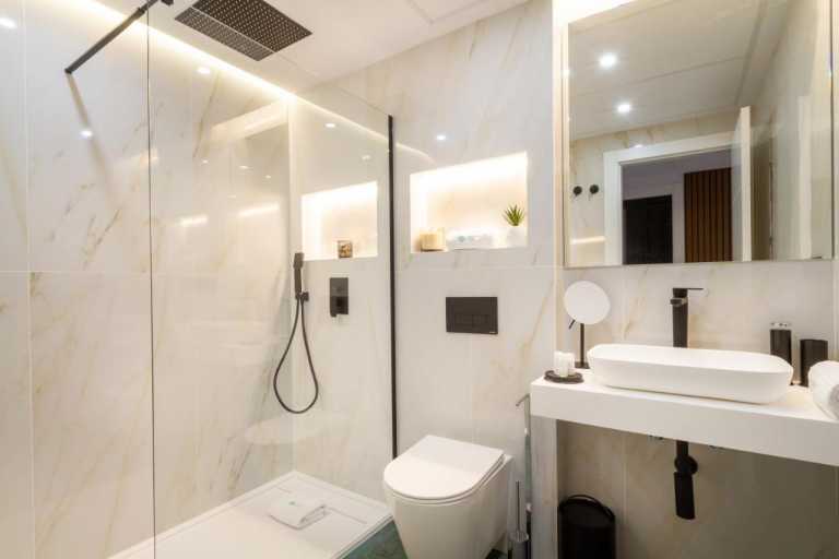 2 Bedrooms Deluxe Apartment Marina Banus