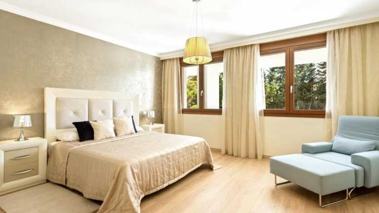 Villa Marbella, Puerto Banus