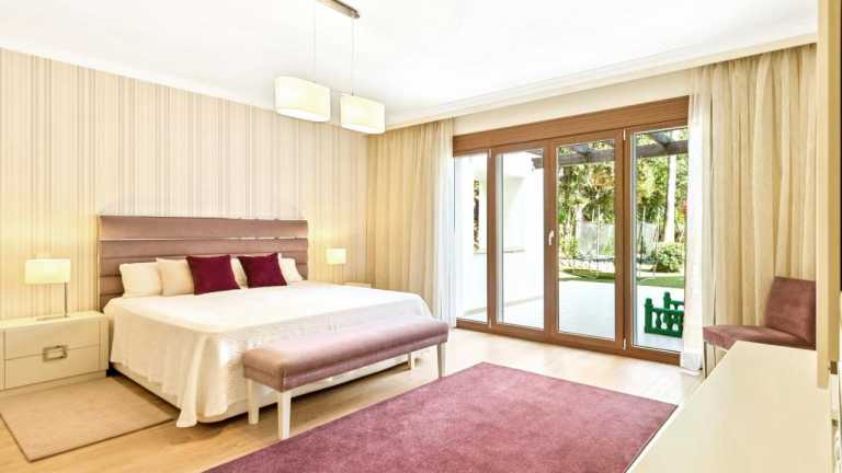 Villa Marbella, Puerto Banus