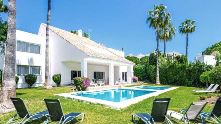 Villa Marbella, Puerto Banus