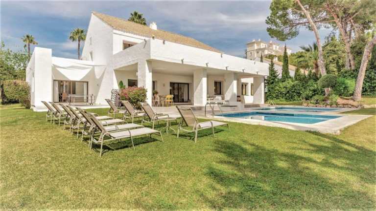Villa Marbella, Puerto Banus