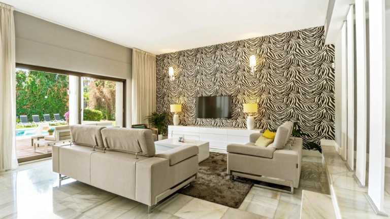 Villa Marbella, Puerto Banus