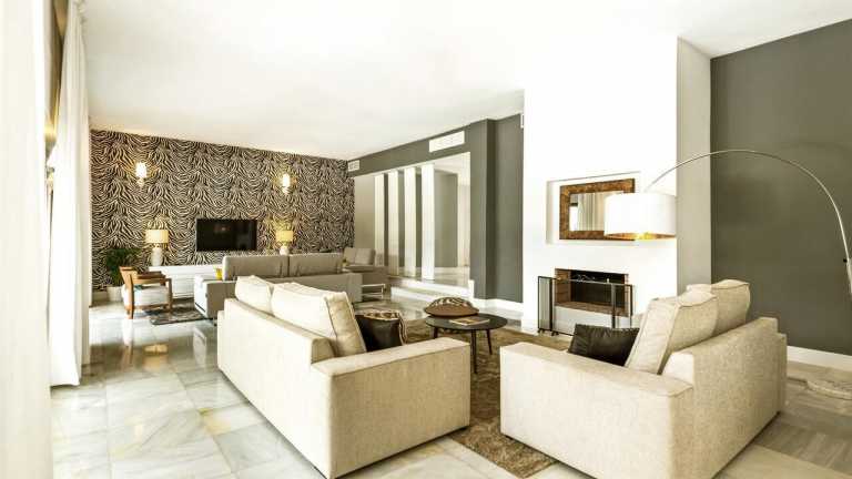 Villa Marbella, Puerto Banus