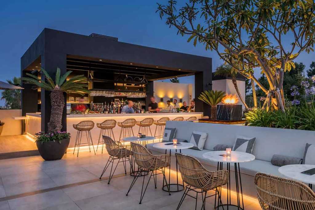 Breathe air - Roof top bar in marbella