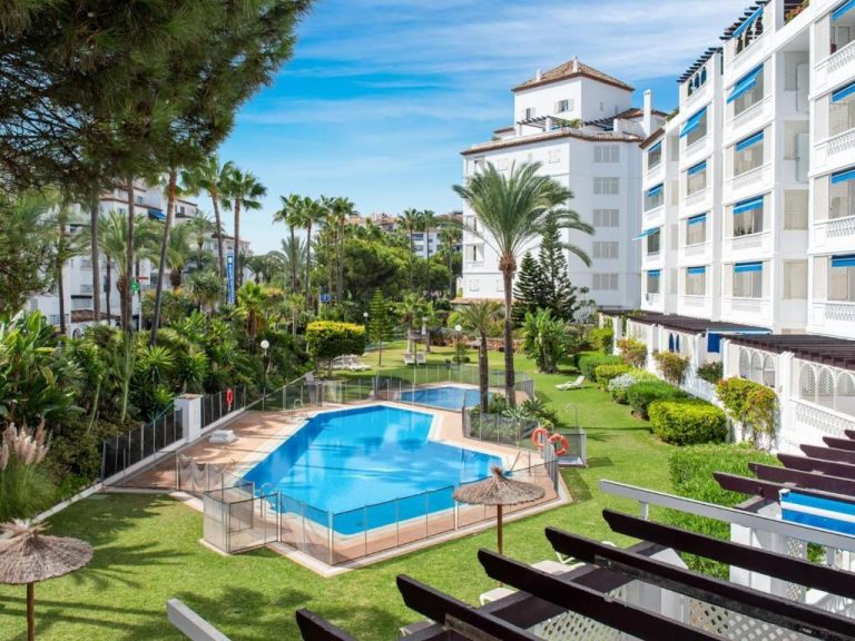 3 Bedroom Apartment in Las Gaviotas, Puerto Banus, Marbella