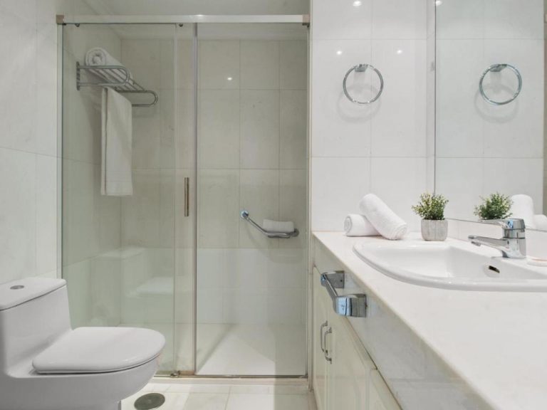 3 Bedroom Apartment in Las Gaviotas, Puerto Banus, Marbella