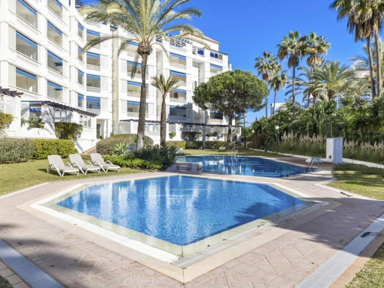 3 Bedroom Apartment in Las Gaviotas, Puerto Banus, Marbella