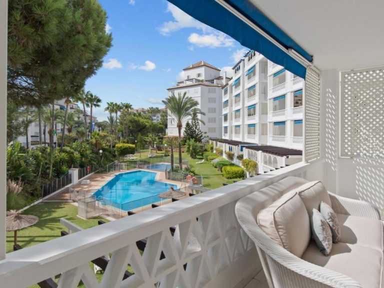 3 Bedroom Apartment in Las Gaviotas, Puerto Banus, Marbella