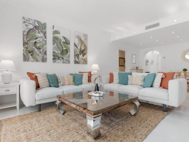 3 Bedroom Apartment in Las Gaviotas, Puerto Banus, Marbella