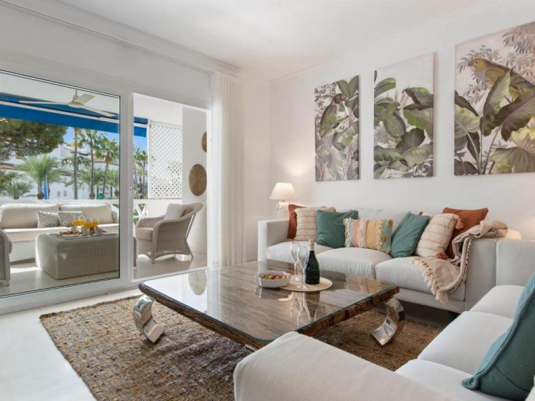 3 Bedroom Apartment in Las Gaviotas, Puerto Banus, Marbella