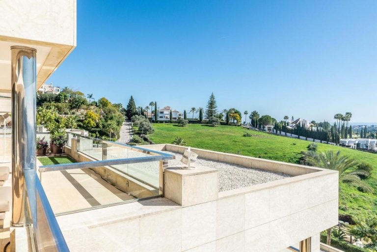 3-bedroom Apartment in Nueva Andalucia