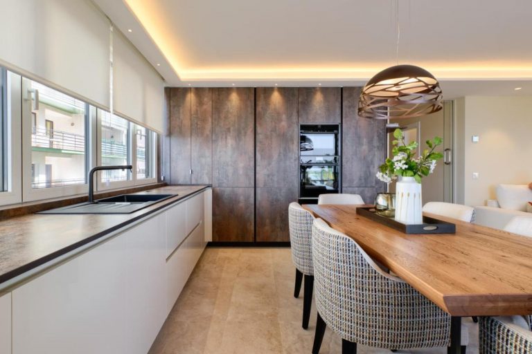 Luxury 3-Bed Beachfront Apartment in Marbella