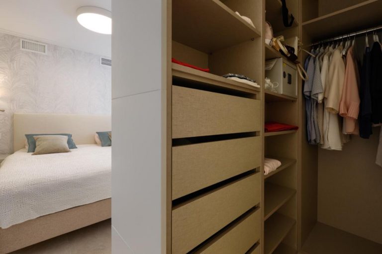 Luxury 3-Bed Beachfront Apartment in Marbella