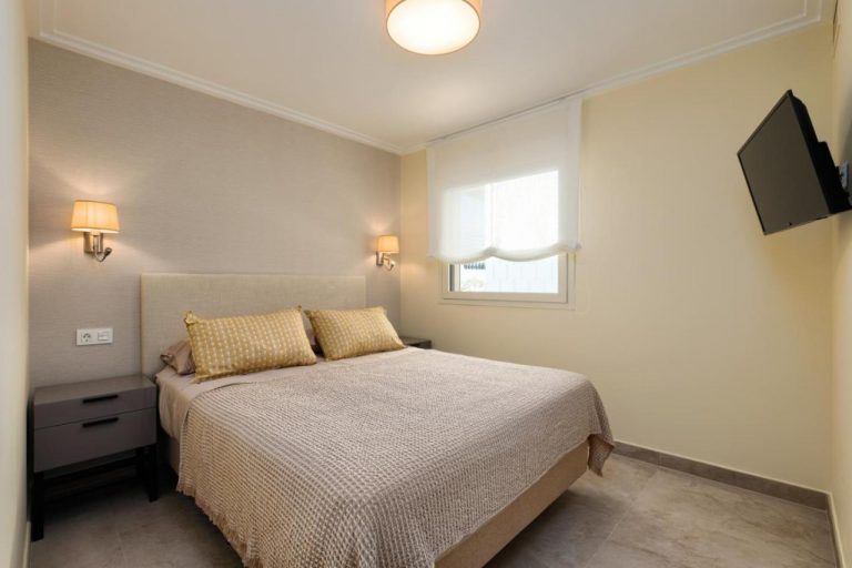 Luxury 3-Bed Beachfront Apartment in Marbella