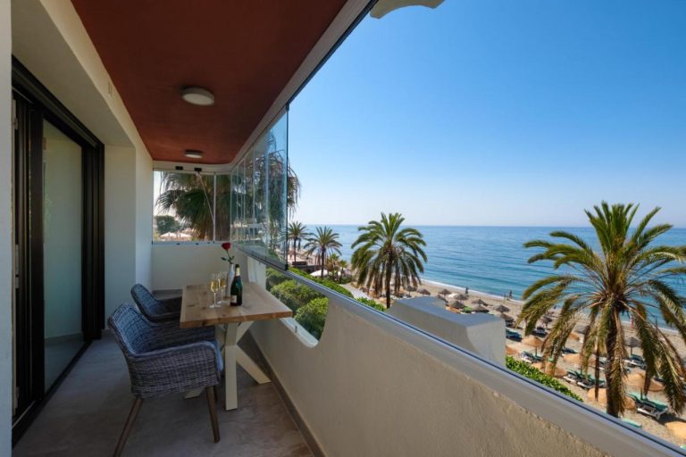Luxury 3-Bed Beachfront Apartment in Marbella