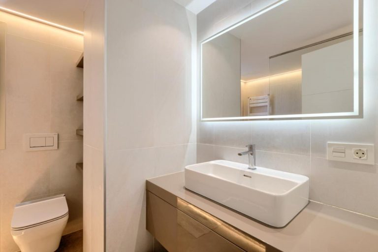 Luxury 3-Bed Beachfront Apartment in Marbella