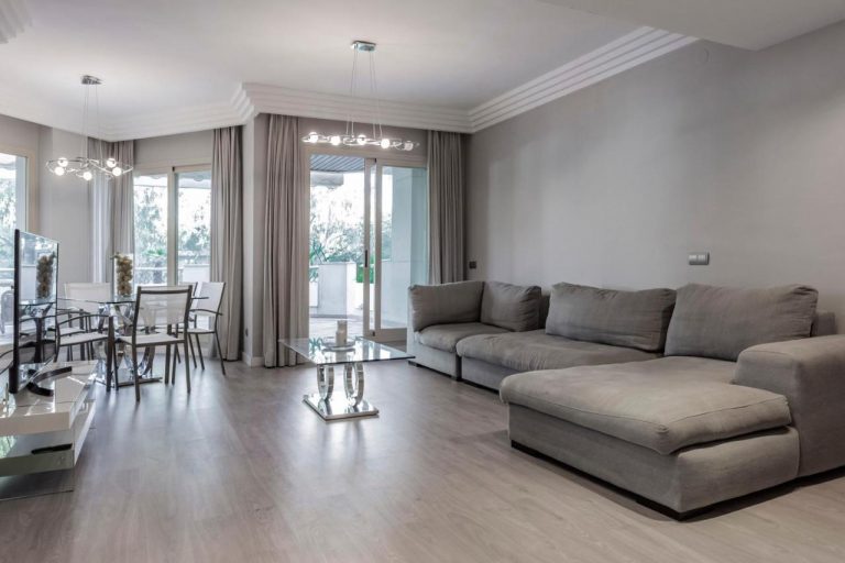 Luxury 3-bed Apartment in Nueva Andalucía