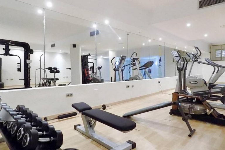 Luxury 3-bed Apartment in Nueva Andalucía