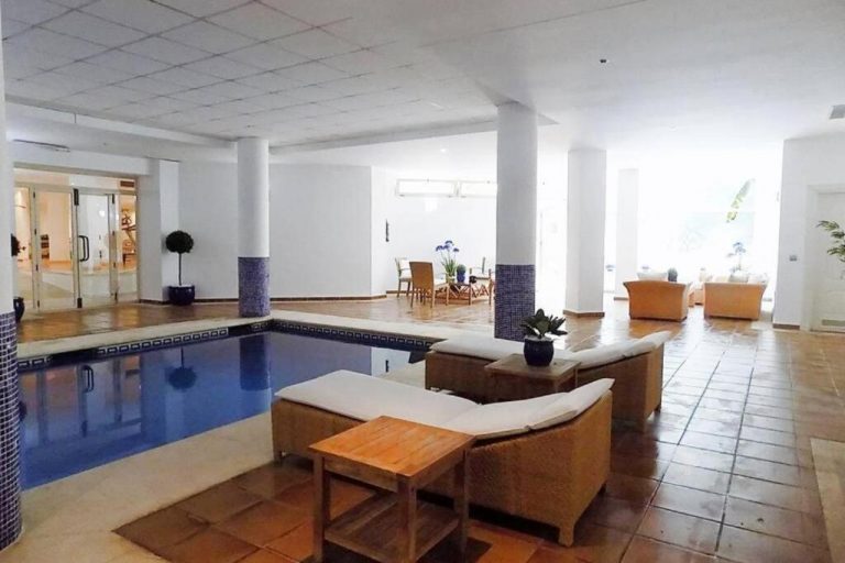 Luxury 3-bed Apartment in Nueva Andalucía