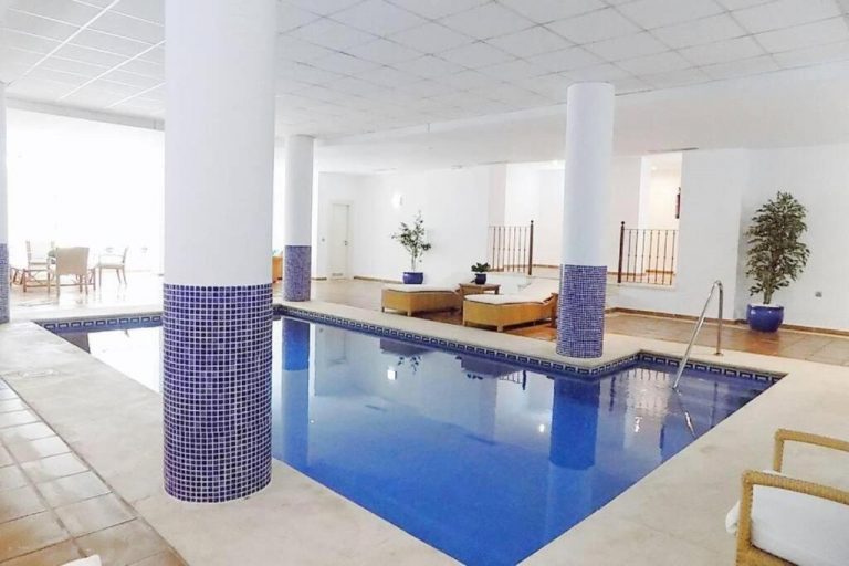 Luxury 3-bed Apartment in Nueva Andalucía