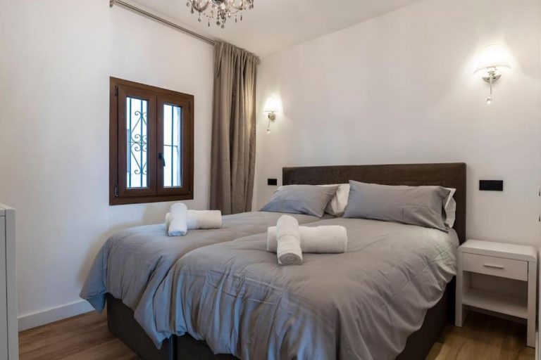 Luxury Apartment in Puerto Banus marina