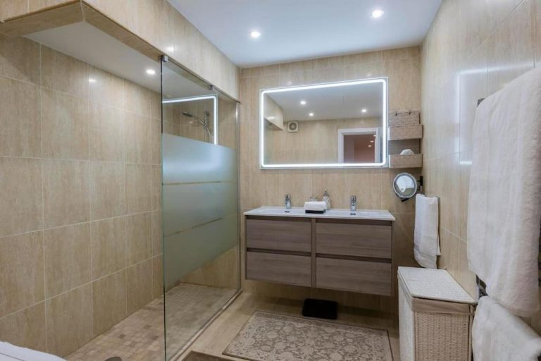 Luxury Apartment in Puerto Banus marina