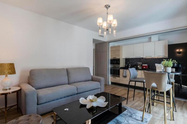 Luxury Apartment in Puerto Banus marina