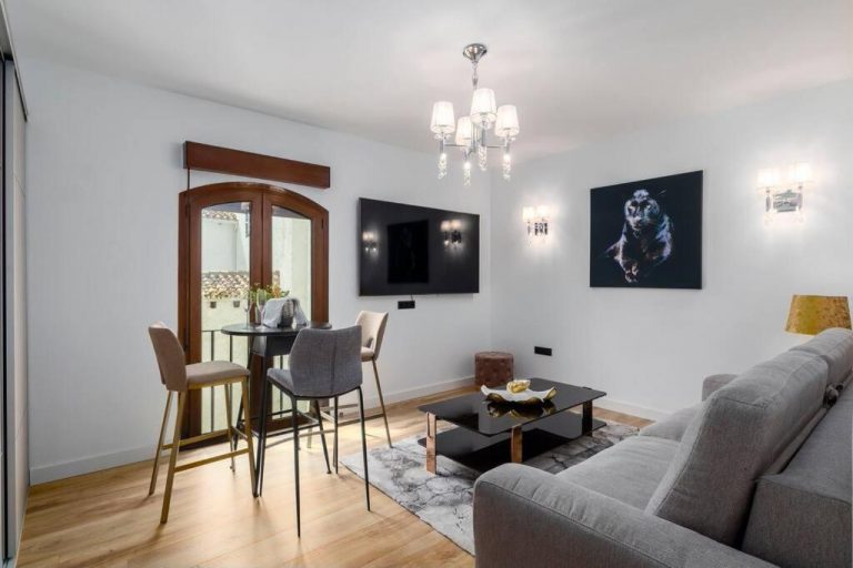 Luxury Apartment in Puerto Banus marina
