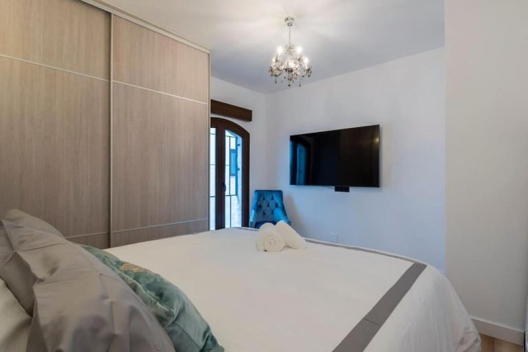 Luxury Apartment in Puerto Banus marina