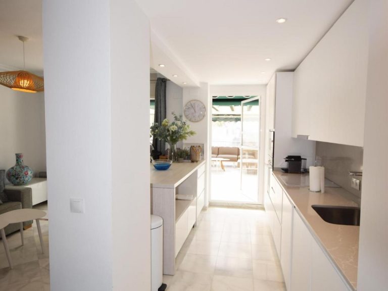 Two Bedroom Apartment in Urb. Lorcrimar, Nueva Andalucia - We Rent Marbella