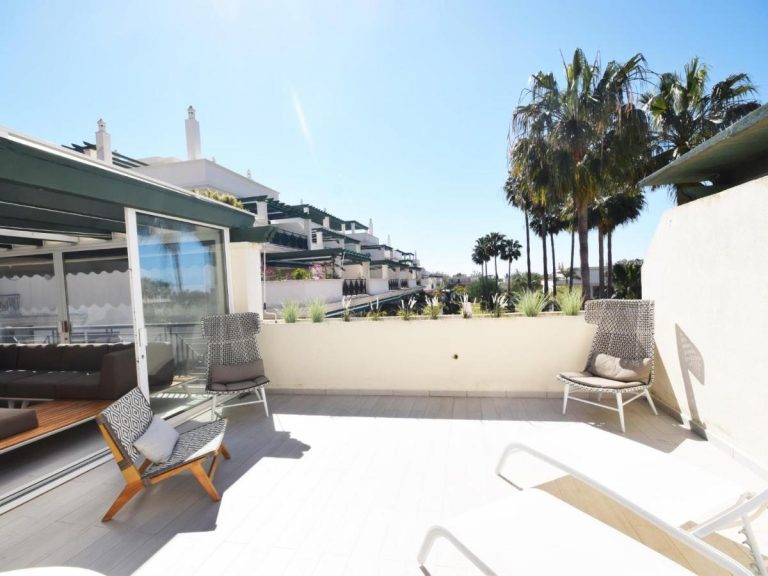 Two Bedroom Apartment in Urb. Lorcrimar, Nueva Andalucia - We Rent Marbella
