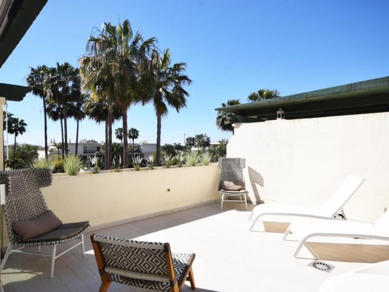 Two Bedroom Apartment in Urb. Lorcrimar, Nueva Andalucia - We Rent Marbella