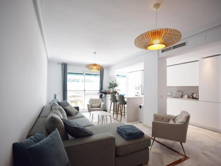 Two Bedroom Apartment in Urb. Lorcrimar, Nueva Andalucia - We Rent Marbella