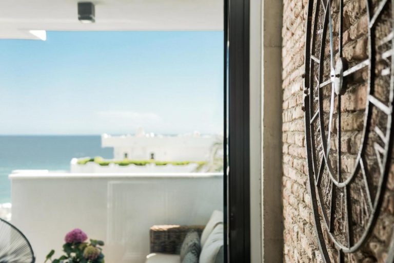 2-bedrooms Frontline Beach Apartment