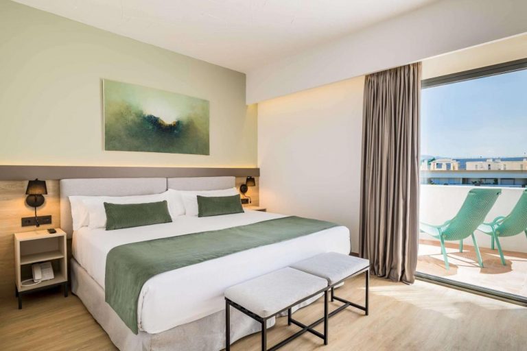 Rooms at Hotel Occidental Puerto Banus Marbella