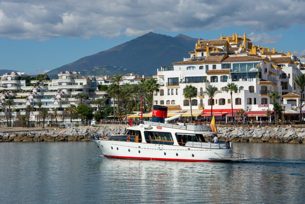 Milan Trninic Vkj Nm38Sdo Unsplash Entrance to marina puerto banus